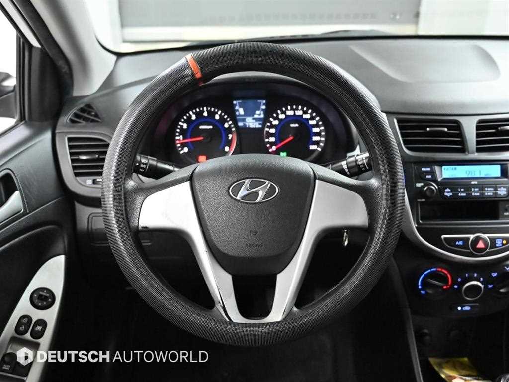 HYUNDAI Accent 2012 Blanco - Importación desde Corea - HF Imports Iquique - Foto 13