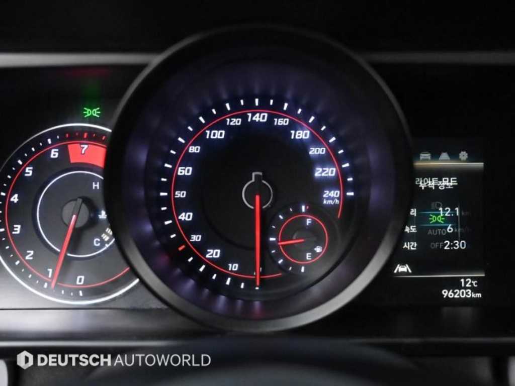 HYUNDAI Avante - Vista 8