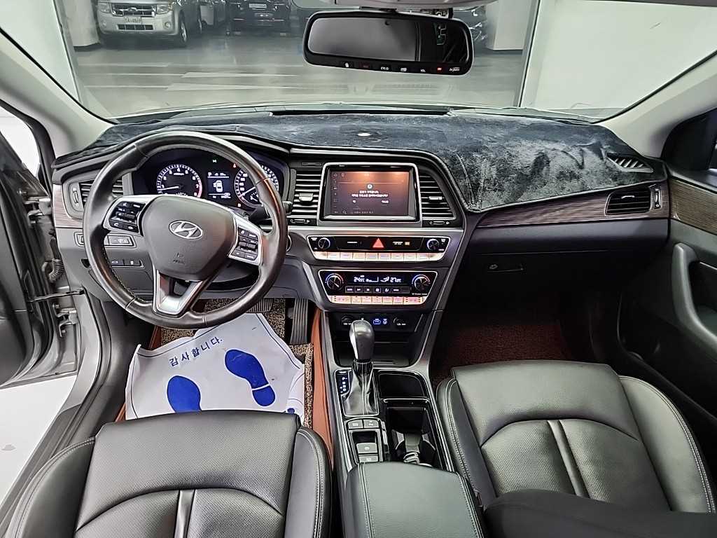 HYUNDAI Sonata - Vista 7