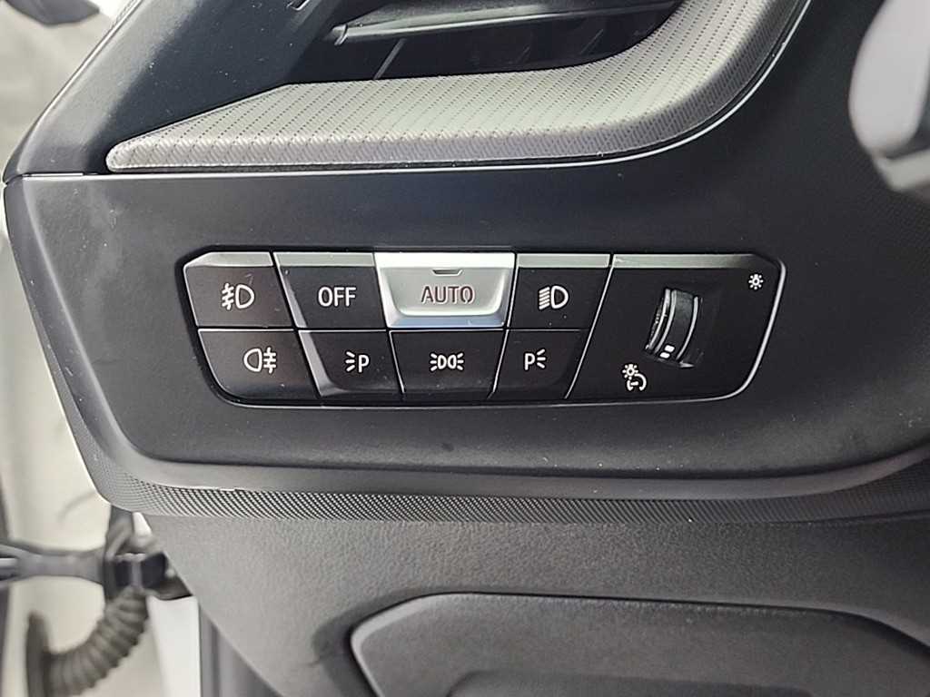 BMW 1 series 2022 Blanco - Importación desde Corea - HF Imports Iquique - Foto 18