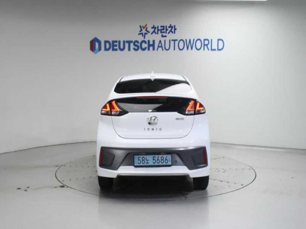 HYUNDAI Ioniq - Vista 4