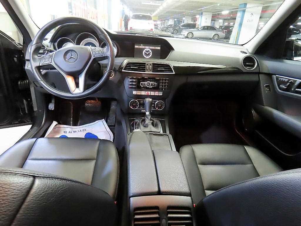 Mercedes Benz C Class - Vista 10
