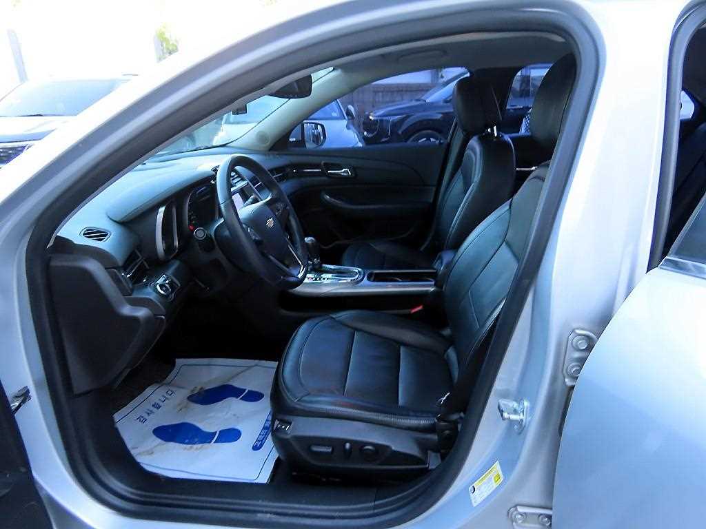 Chevrolet Malibu - Vista 5