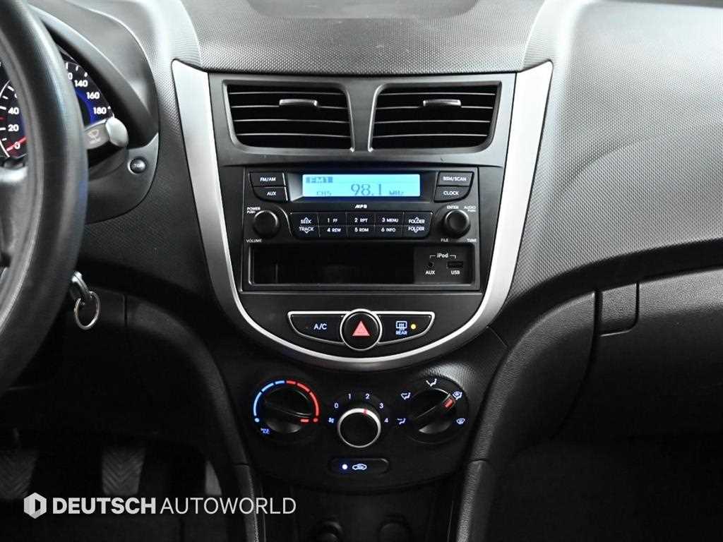 HYUNDAI Accent 2012 Blanco - Importación desde Corea - HF Imports Iquique - Foto 14