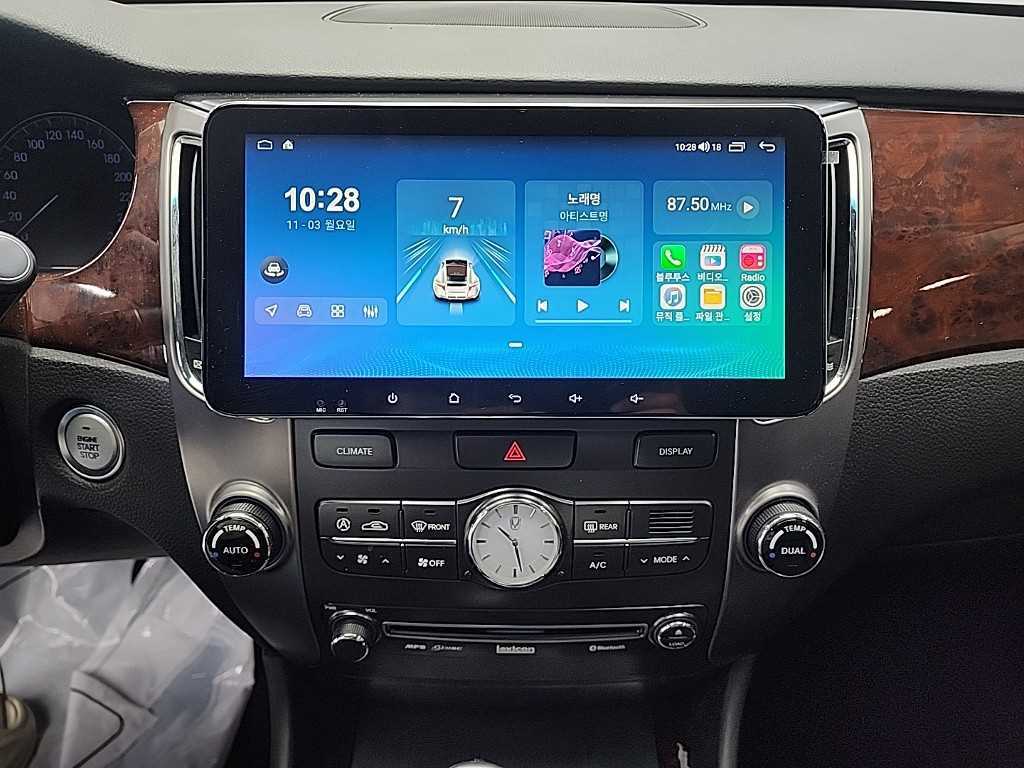 HYUNDAI Equus - Vista 10