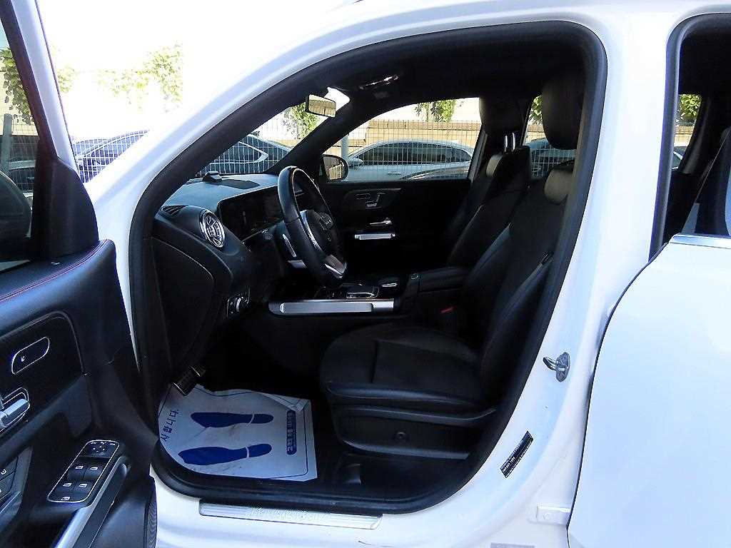 Mercedes Benz GLB Class - Vista 5