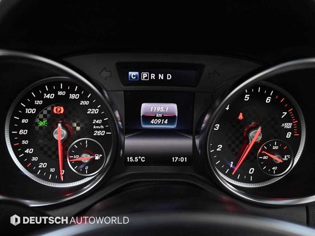 Mercedes Benz SLC Class - Vista 8