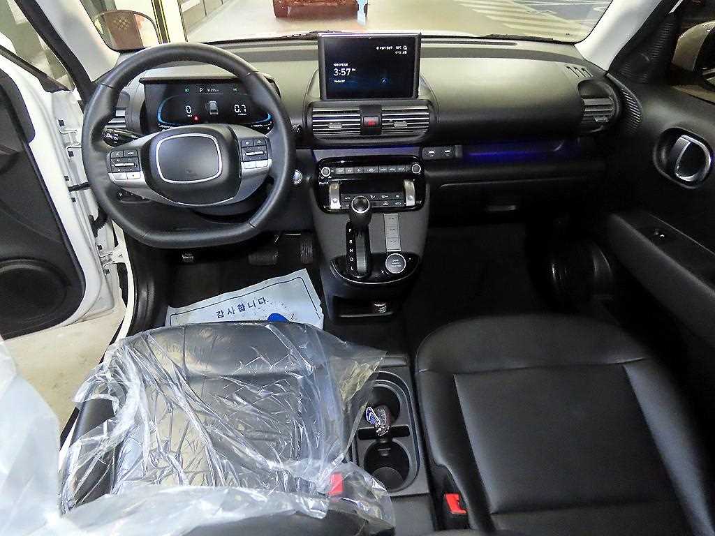 HYUNDAI Casper - Vista 10