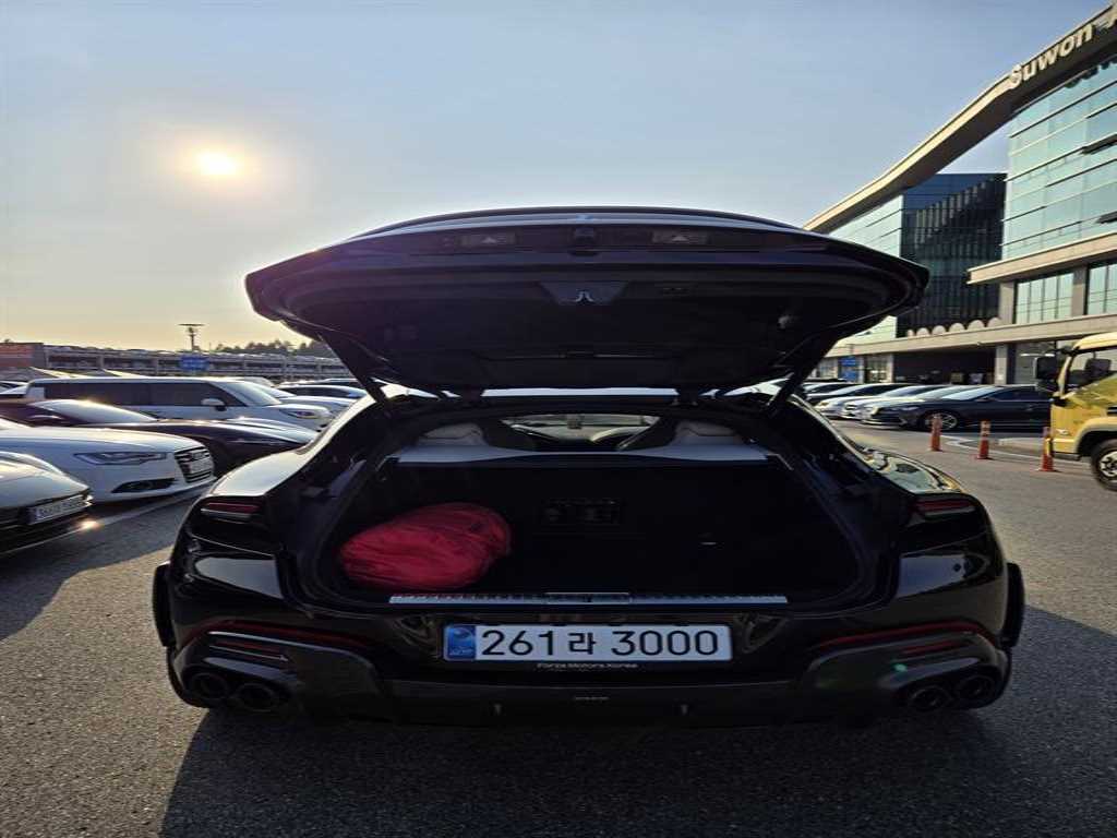 Ferrari Purosangue - Vista 9