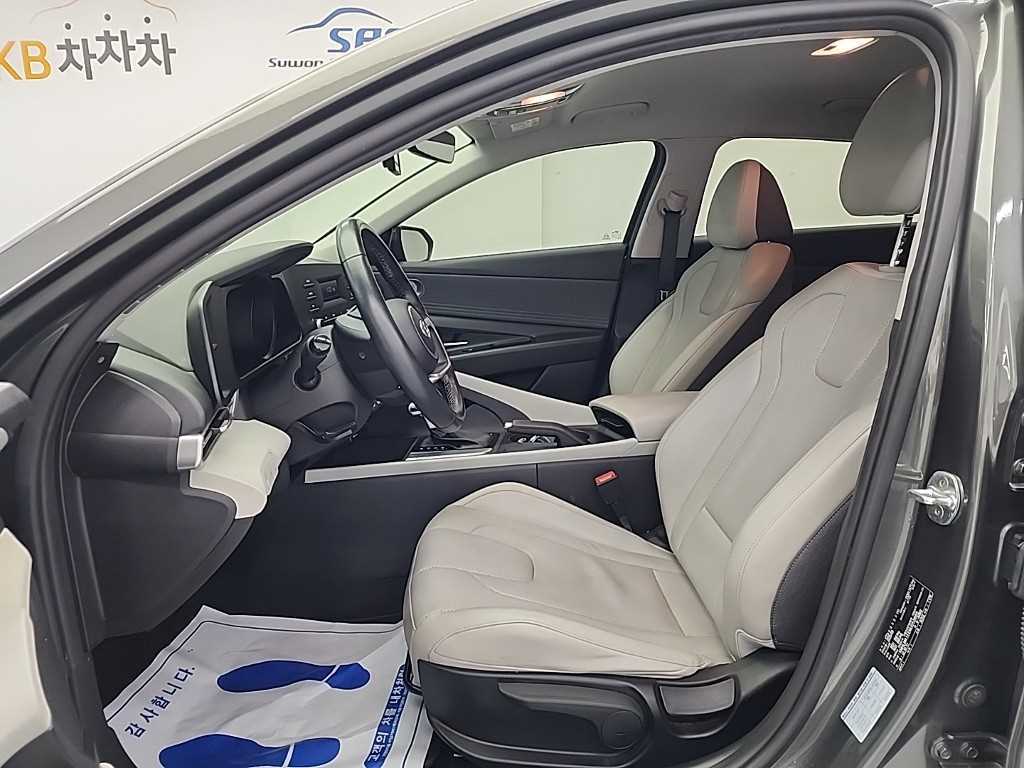 HYUNDAI Avante - Vista 11