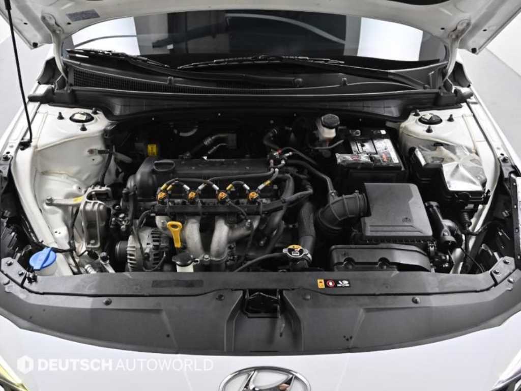 HYUNDAI Avante - Vista 6