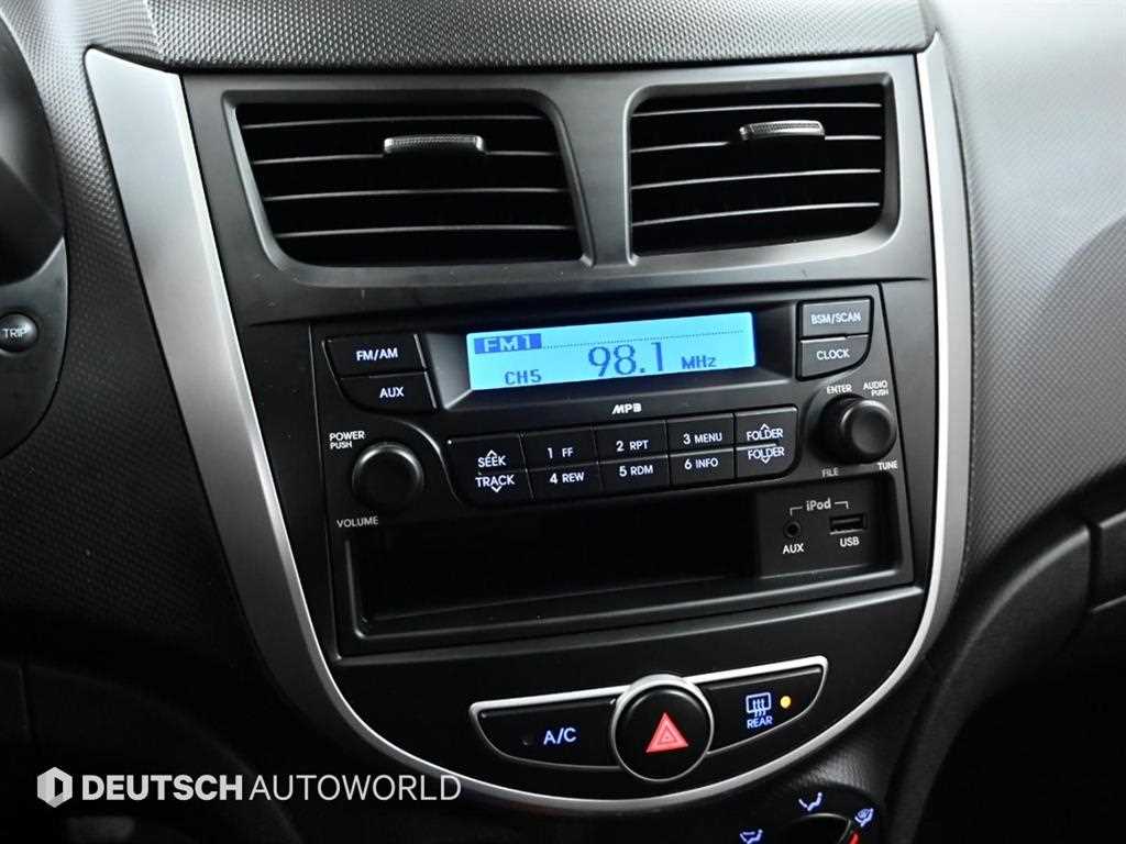 HYUNDAI Accent 2012 Blanco - Importación desde Corea - HF Imports Iquique - Foto 16