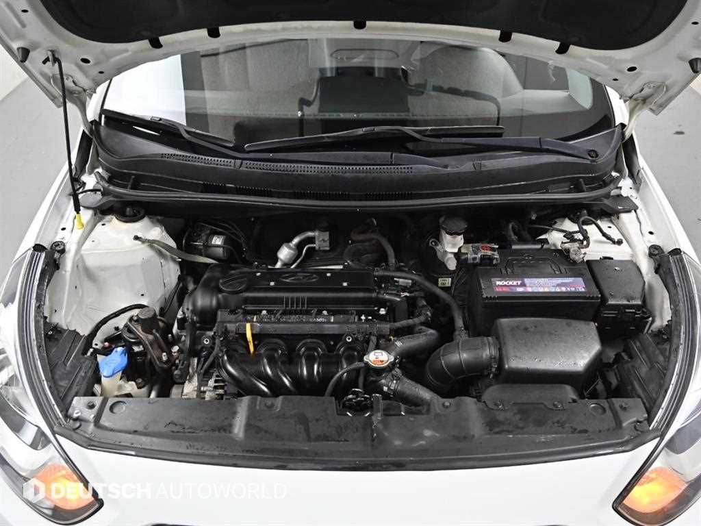 HYUNDAI Accent - Vista 6