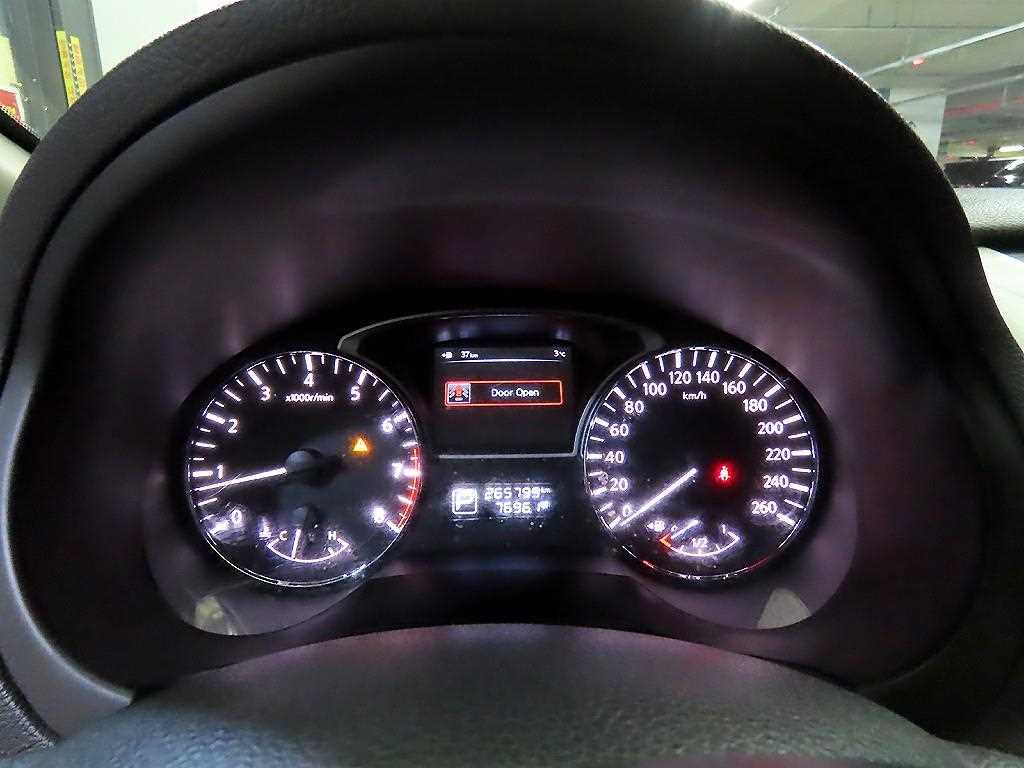 Nissan Altima - Vista 8