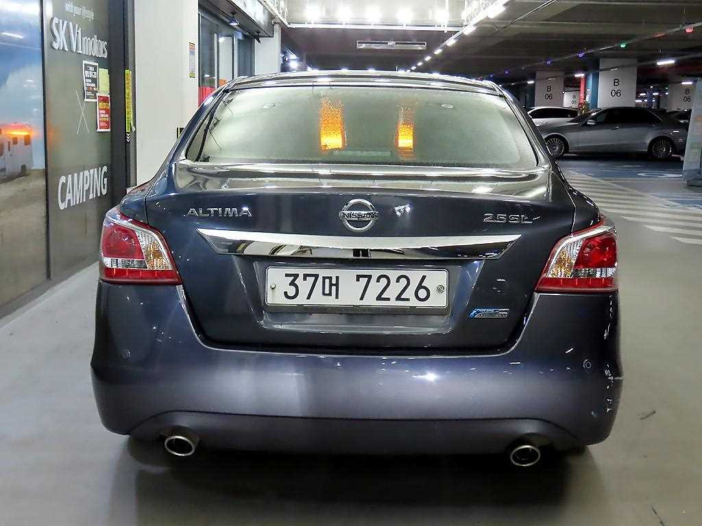 Nissan Altima - Vista 4