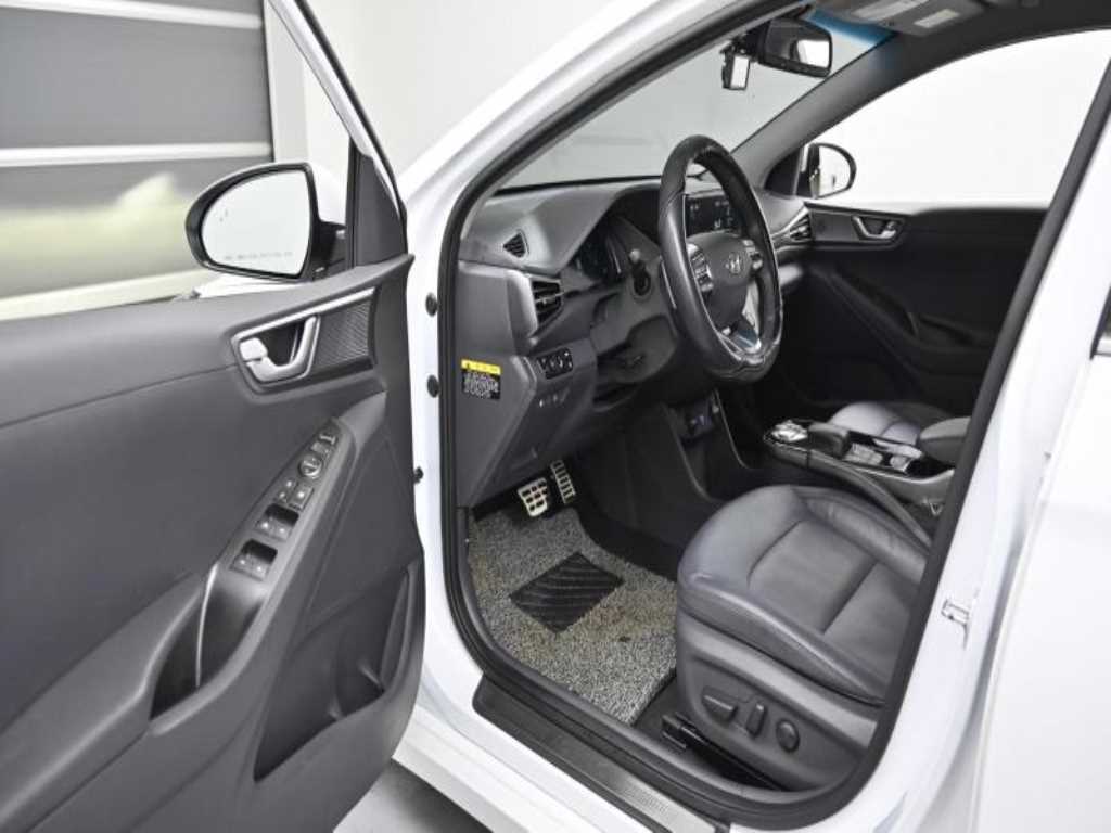 HYUNDAI Ioniq - Vista 11