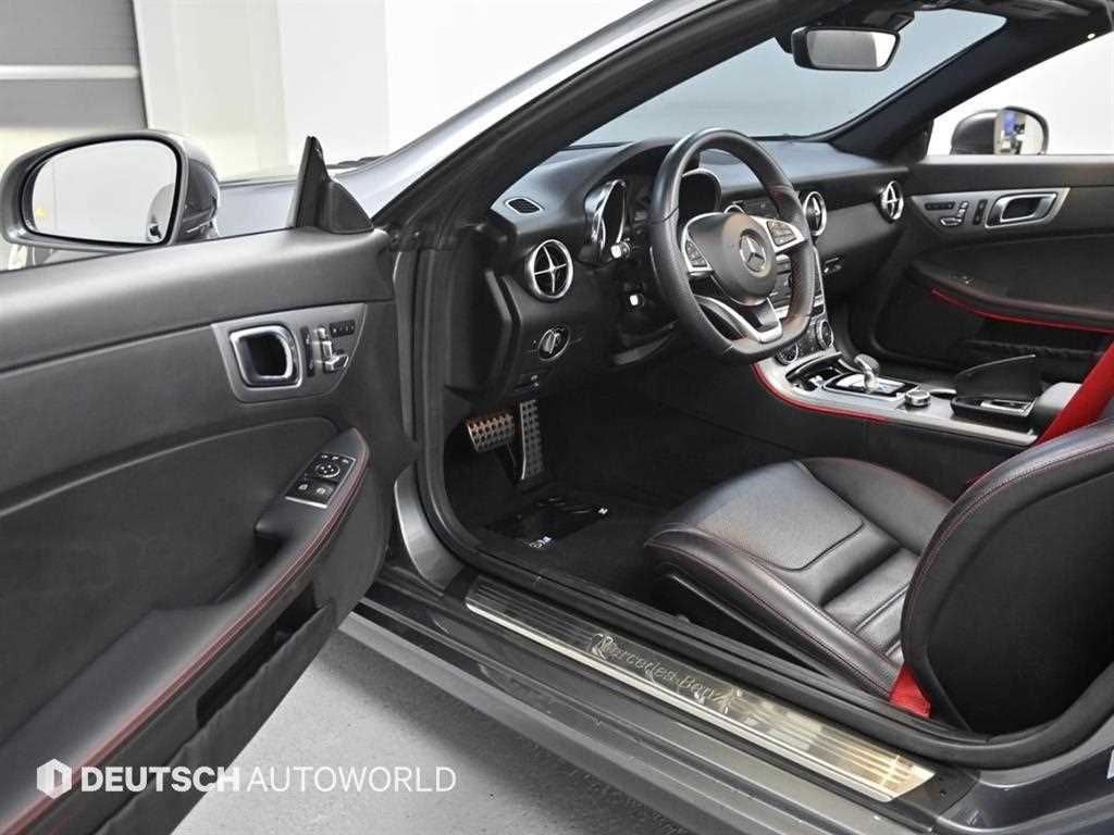 Mercedes Benz SLC Class - Vista 11