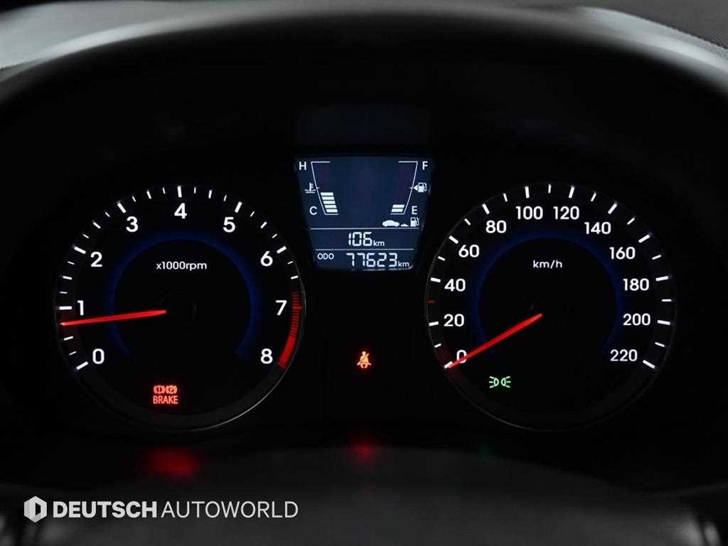 HYUNDAI Accent - Vista 8