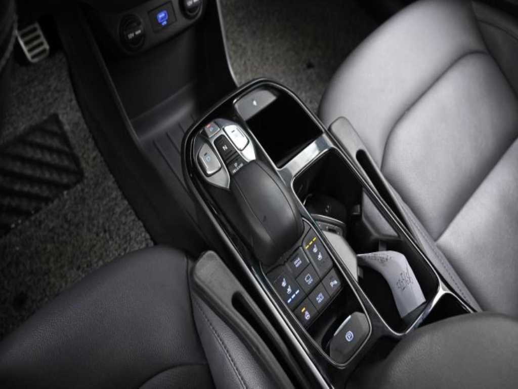 HYUNDAI Ioniq - Vista 9