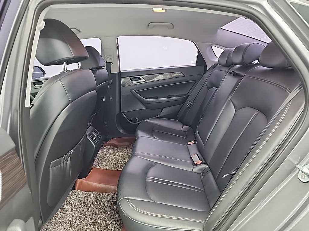 HYUNDAI Sonata - Vista 12