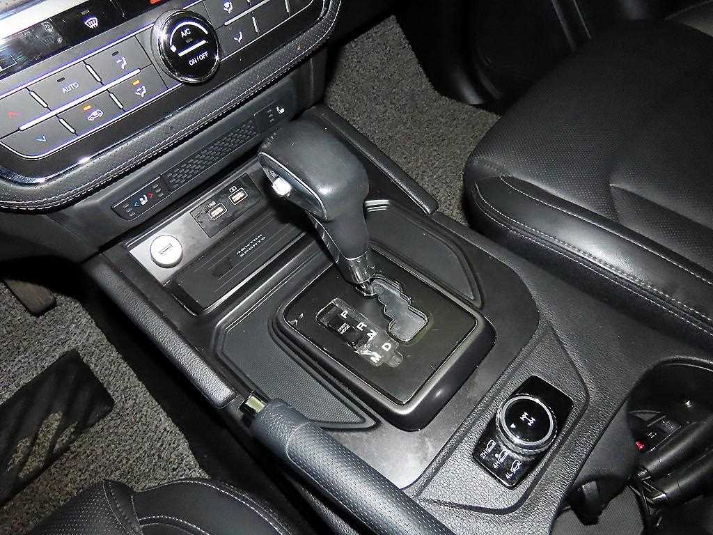 Ssangyong Rexton - Vista 12