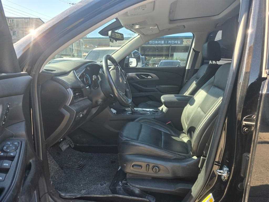 Chevrolet Travers - Vista 5