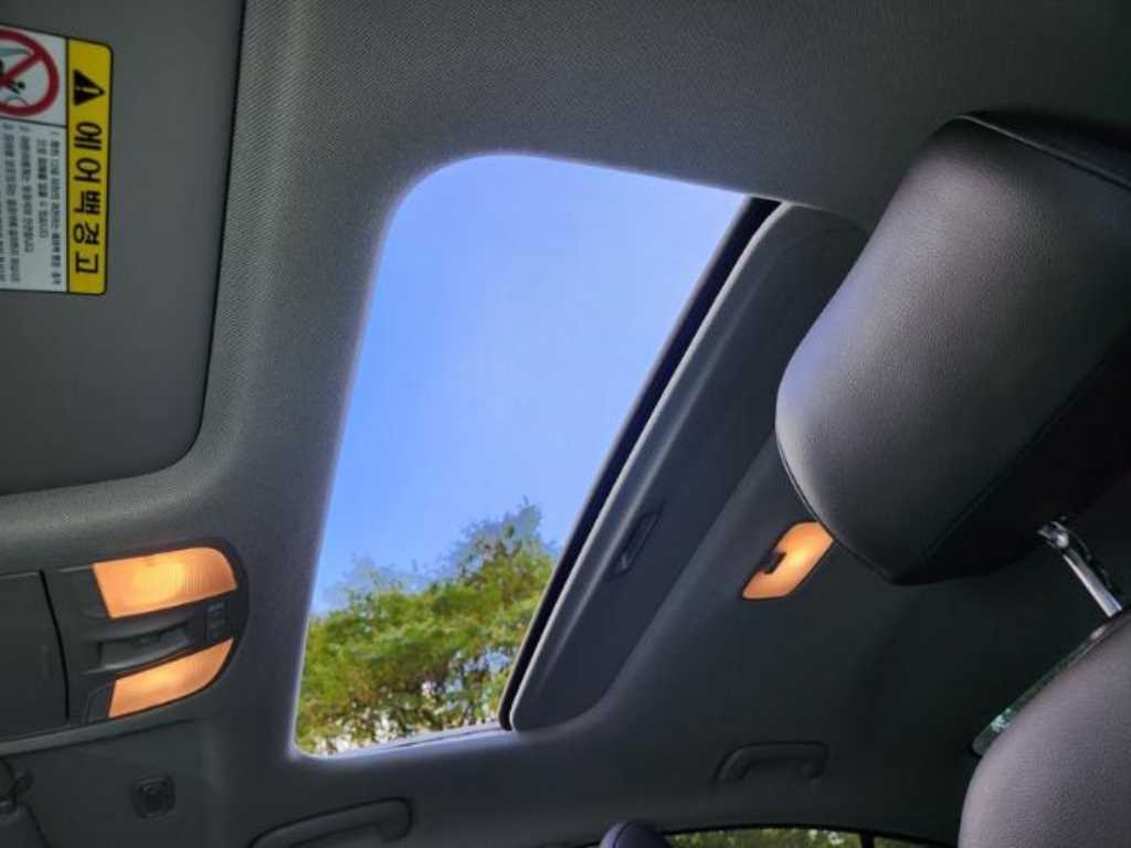 HYUNDAI Avante - Vista 5