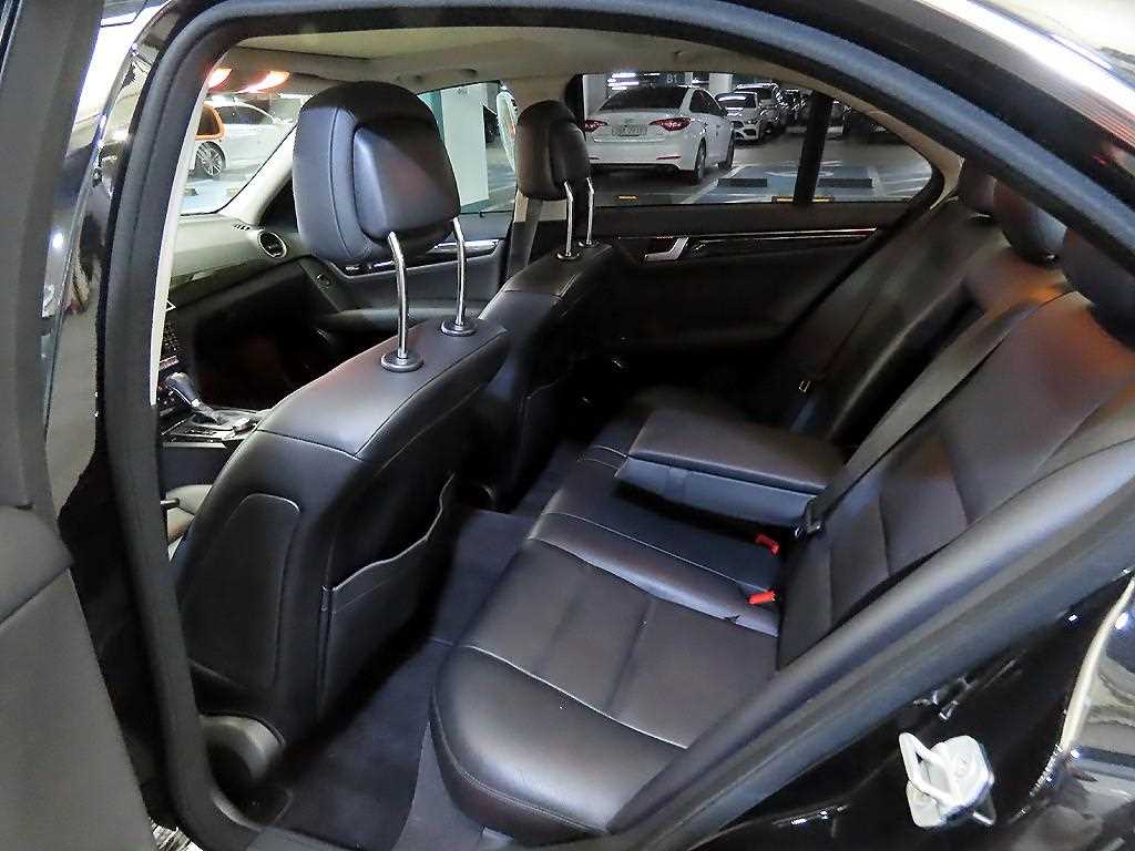 Mercedes Benz C Class - Vista 7