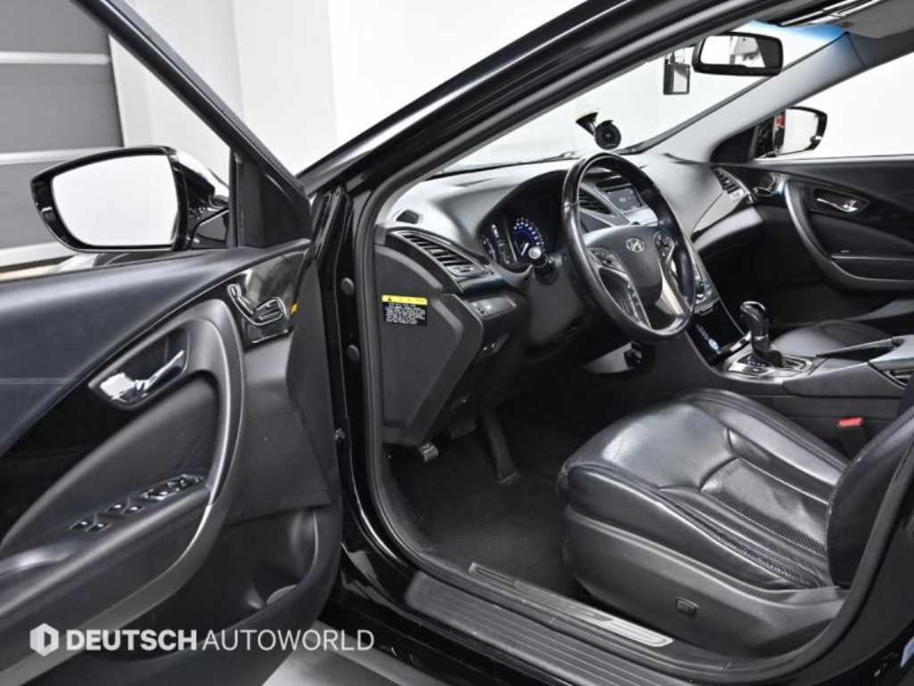 HYUNDAI Grandeur - Vista 11