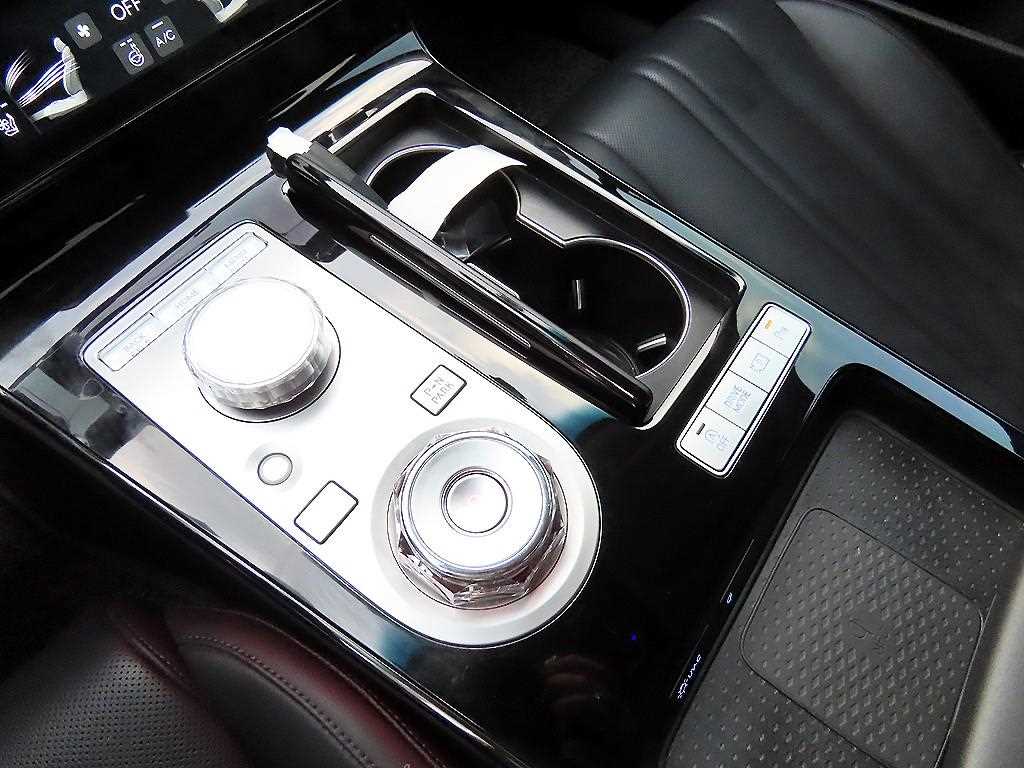 Genesis G80 - Vista 10