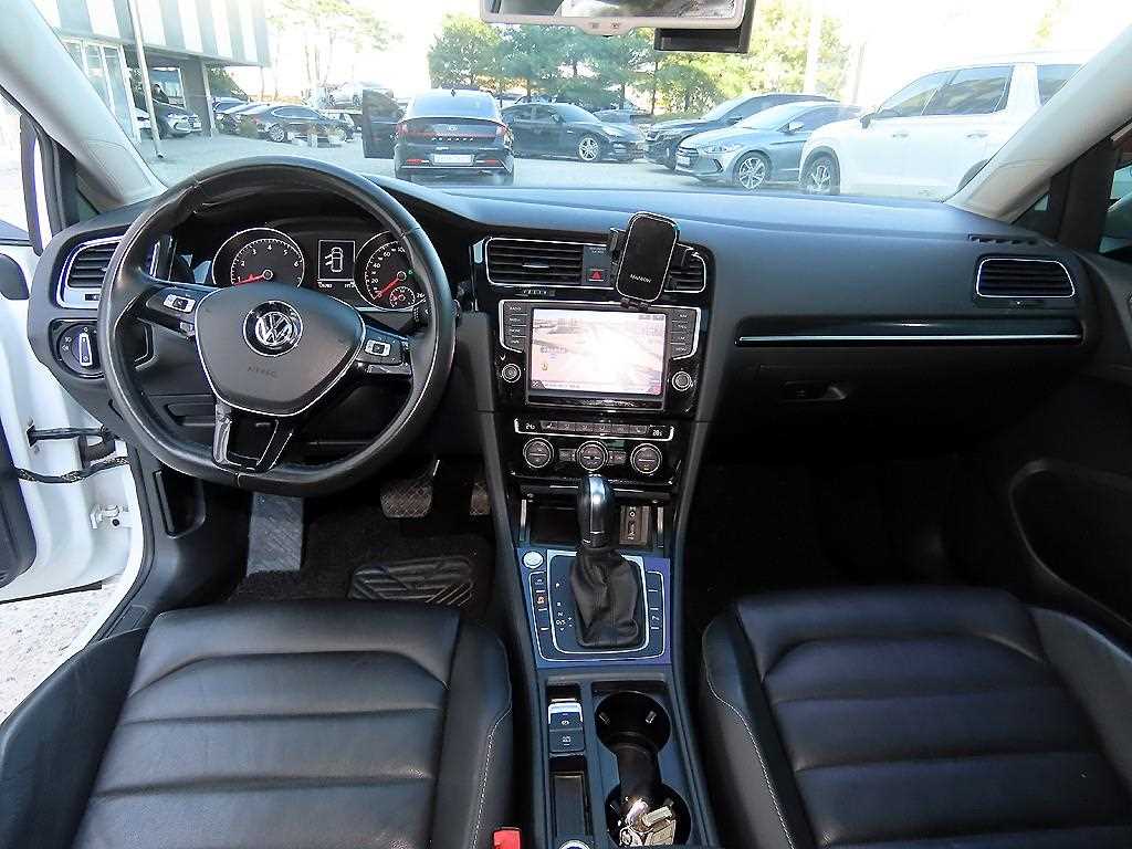 Volkswagen Golf - Vista 7
