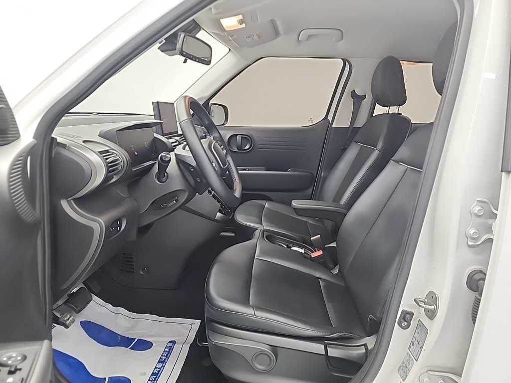 HYUNDAI Casper - Vista 11