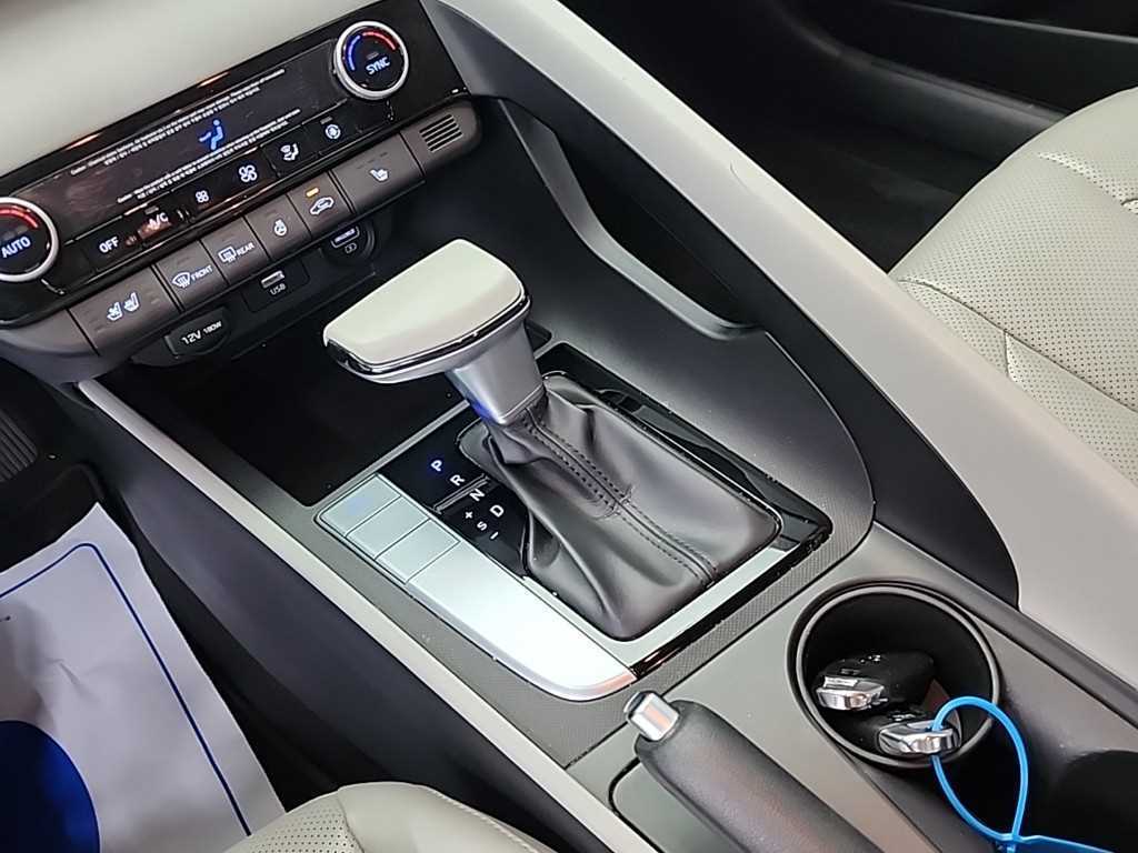 HYUNDAI Avante - Vista 8