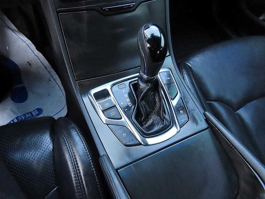 HYUNDAI Grandeur - Vista 10