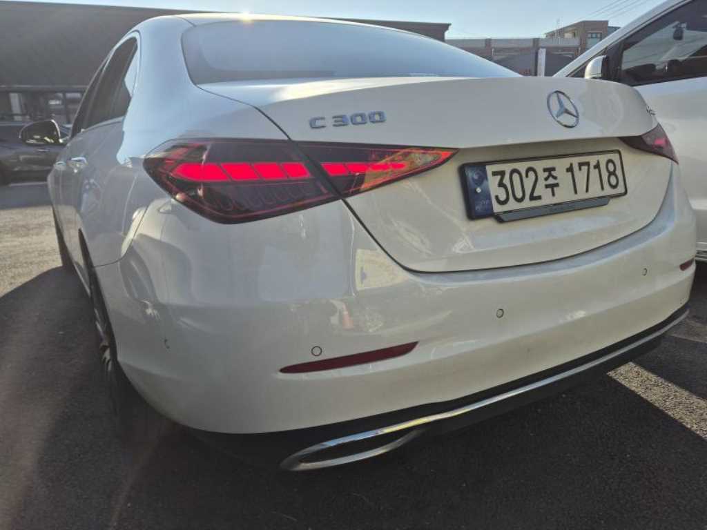 Mercedes Benz C Class - Vista 4