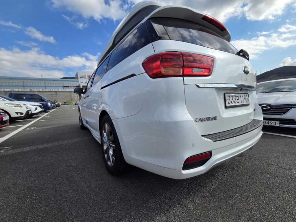 KIA Carnival - Vista 4