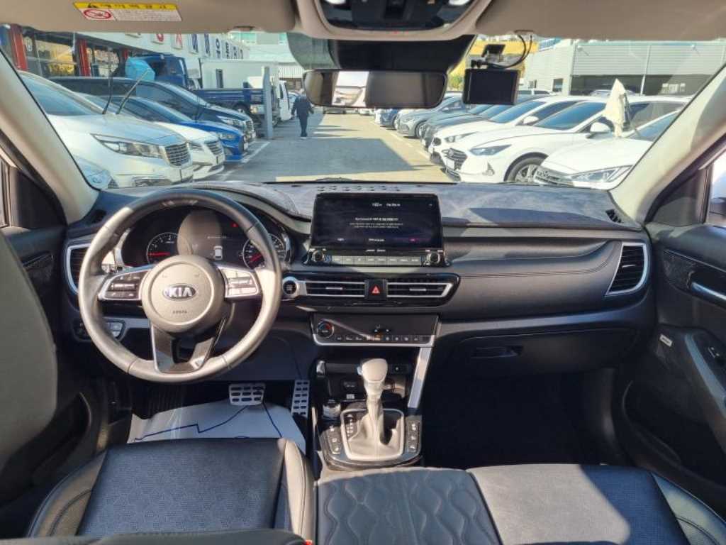 KIA Seltos - Vista 7