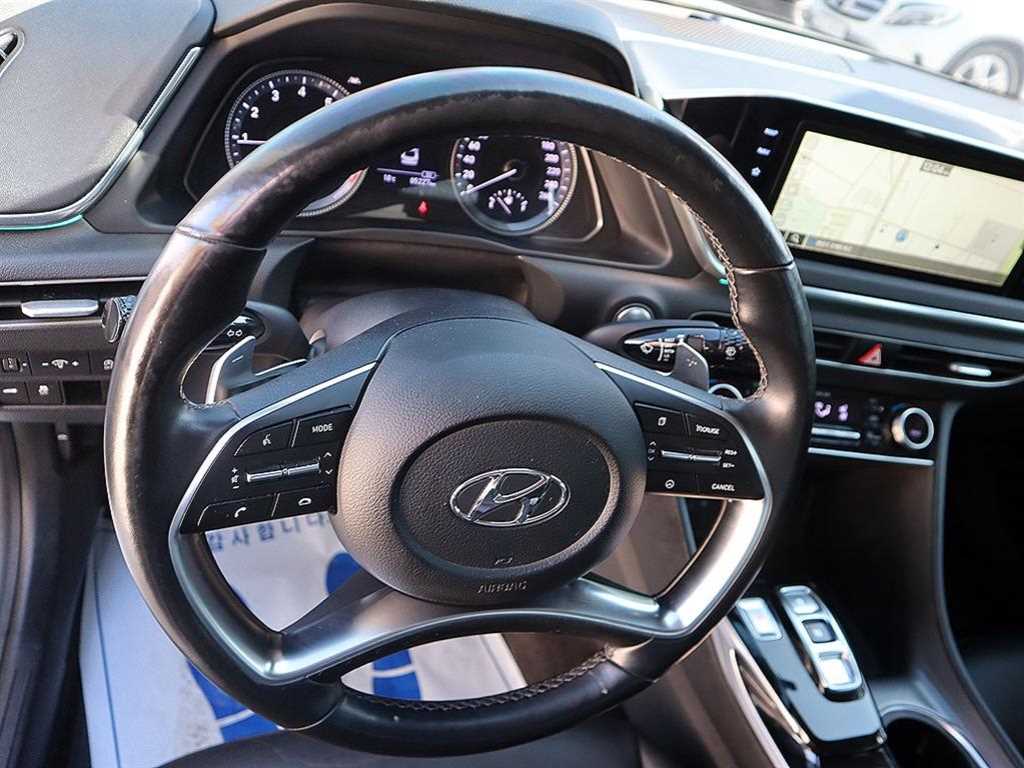 HYUNDAI Sonata - Vista 8