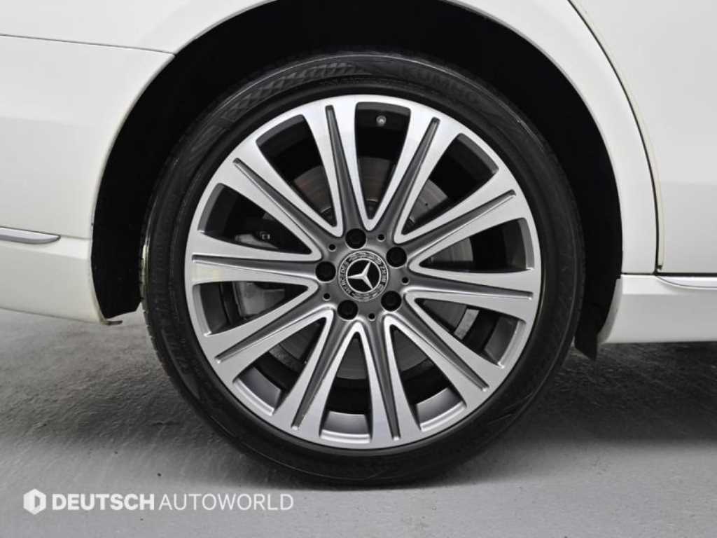 Mercedes Benz E class - Vista 5