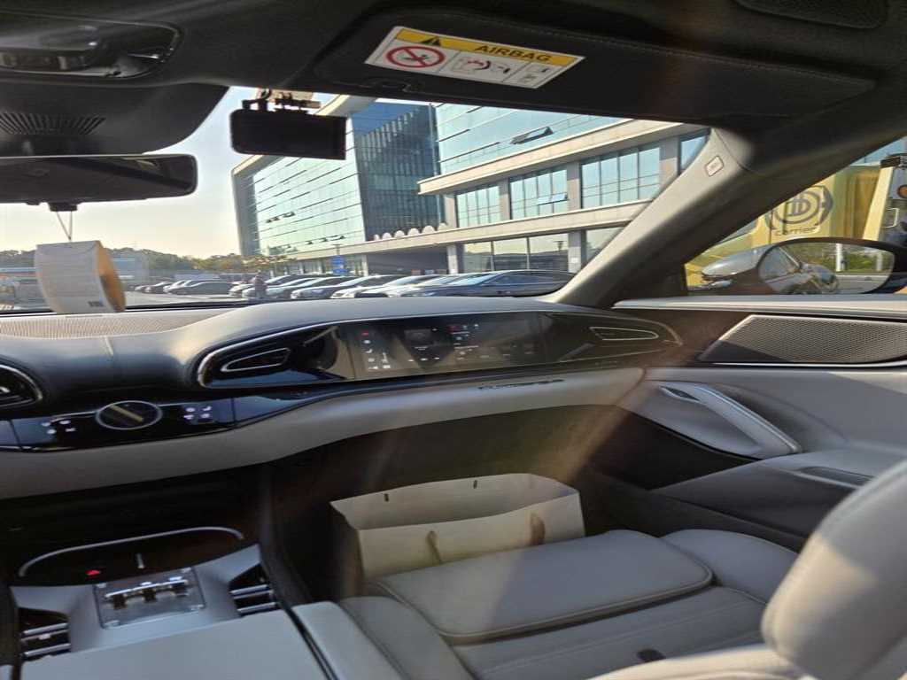 Ferrari Purosangue - Vista 12