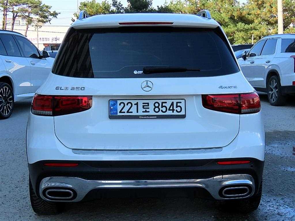 Mercedes Benz GLB Class - Vista 4