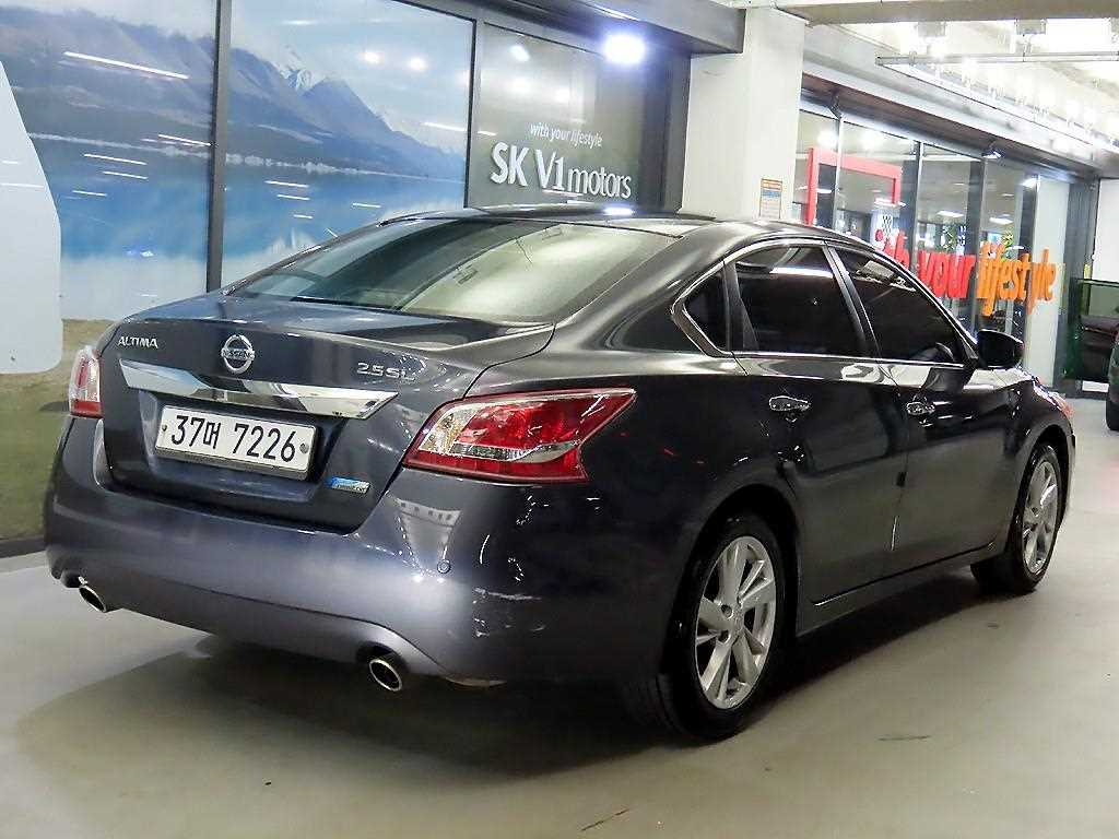 Nissan Altima - Vista 3