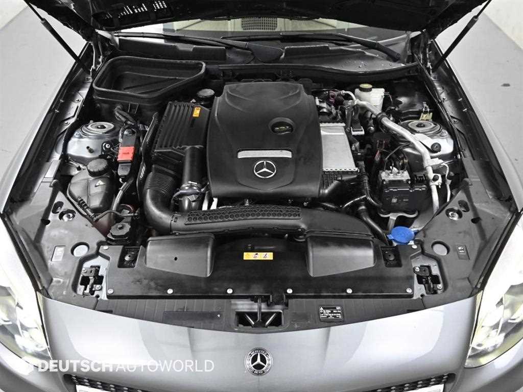 Mercedes Benz SLC Class - Vista 6