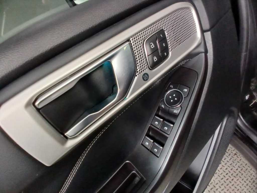 Ford Explorer - Vista 6