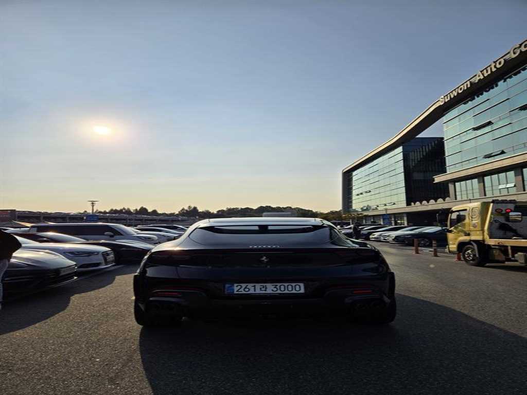 Ferrari Purosangue - Vista 4