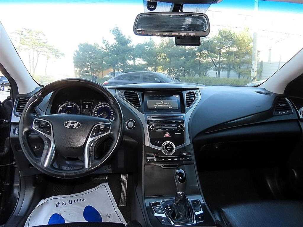 HYUNDAI Grandeur - Vista 7