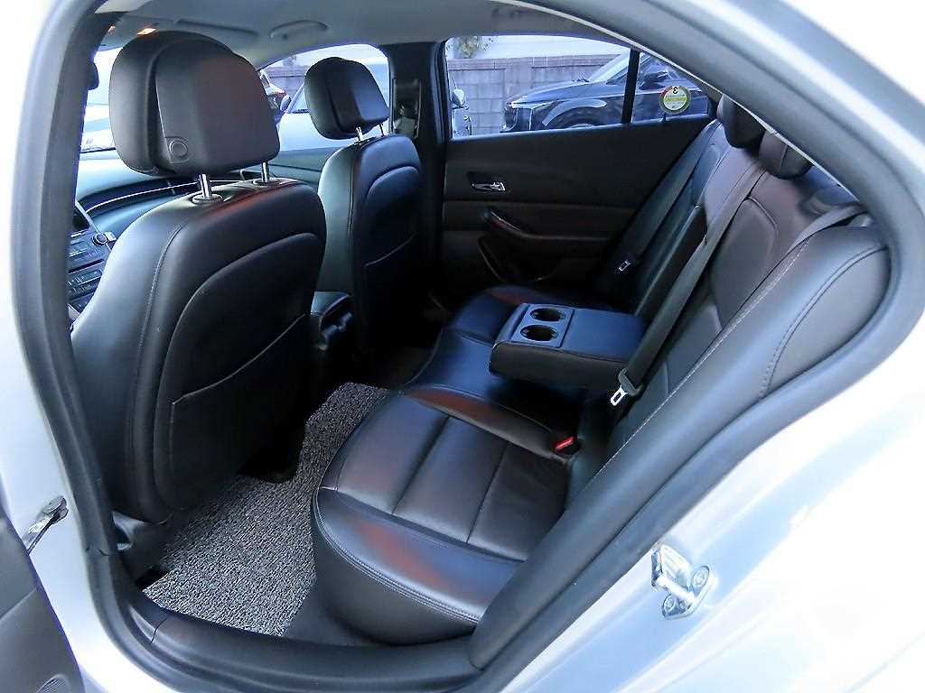 Chevrolet Malibu - Vista 6