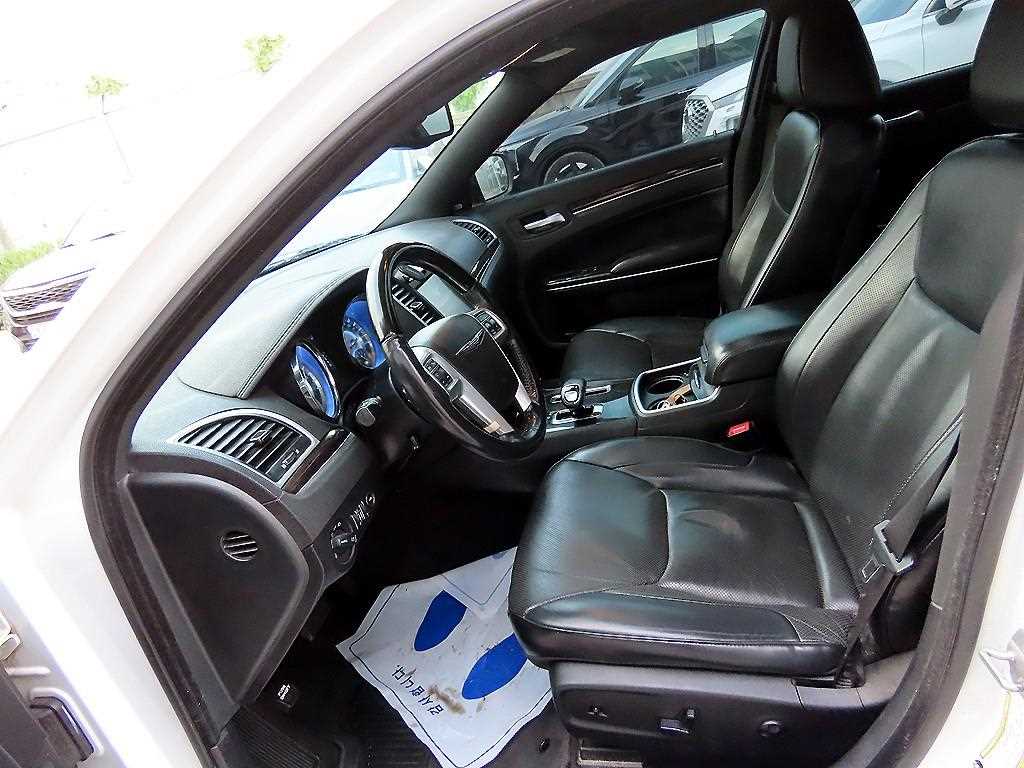 Chrysler 300C - Vista 5