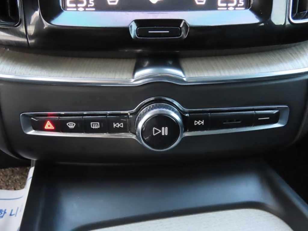 Volvo XC60 2021 Gris - Importación desde Corea - HF Imports Iquique - Foto 15