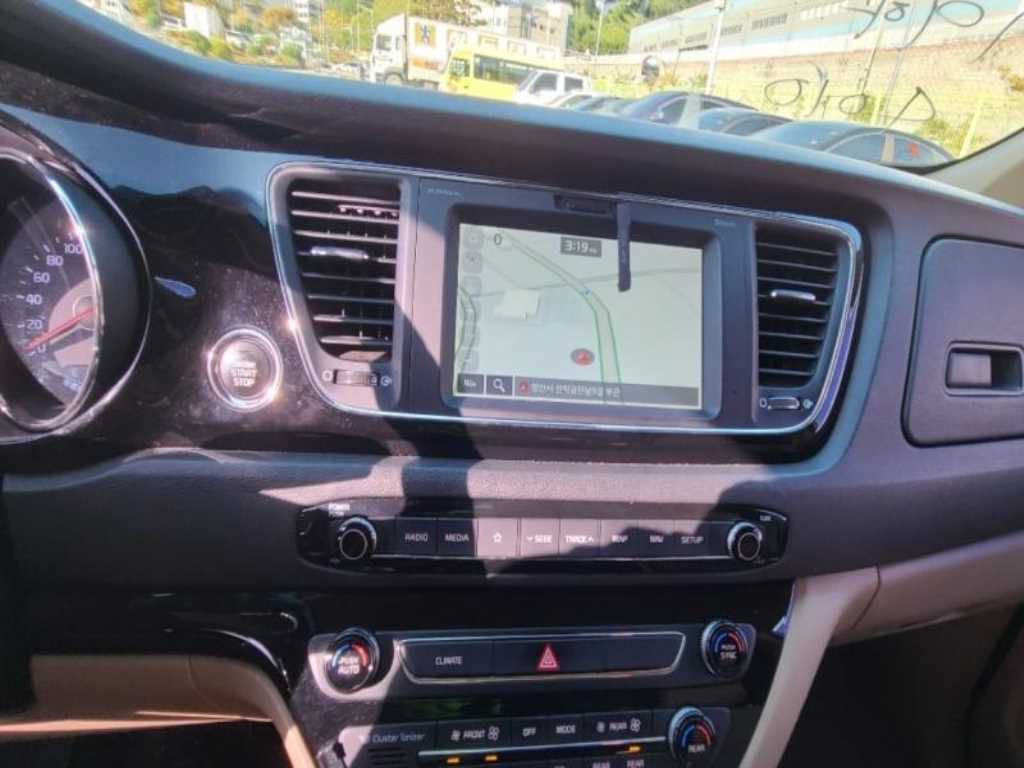 KIA Carnival 2019 Blanco - Importación desde Corea - HF Imports Iquique - Foto 14
